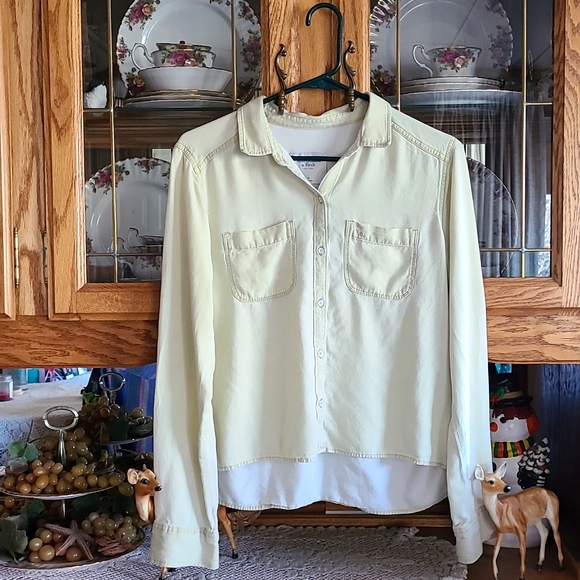 Abercrombie & Fitch Tops - ABERCROMBIE & FITCH BUTTON DOWN TOP